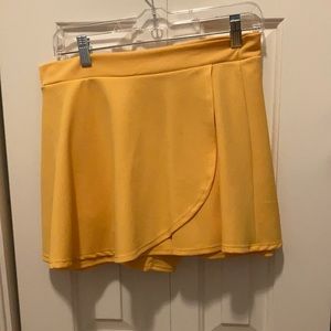 Yellow Skort size M